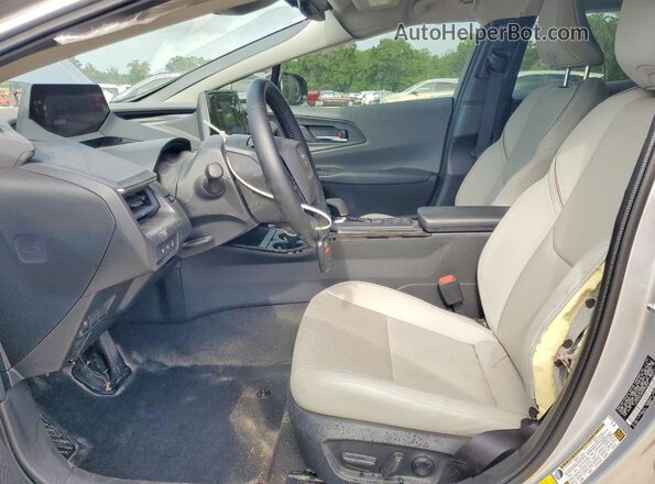 JTDACAAU6R3045264 2024 TOYOTA PRIUS Silver Widok wnętrza z przodu