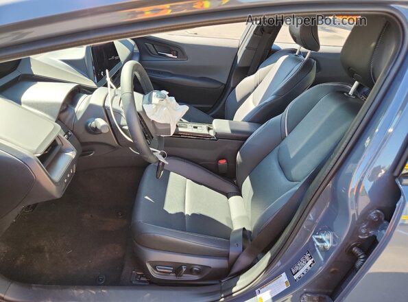 JTDACAAU6T3082032 2026 TOYOTA PRIUS Gray 