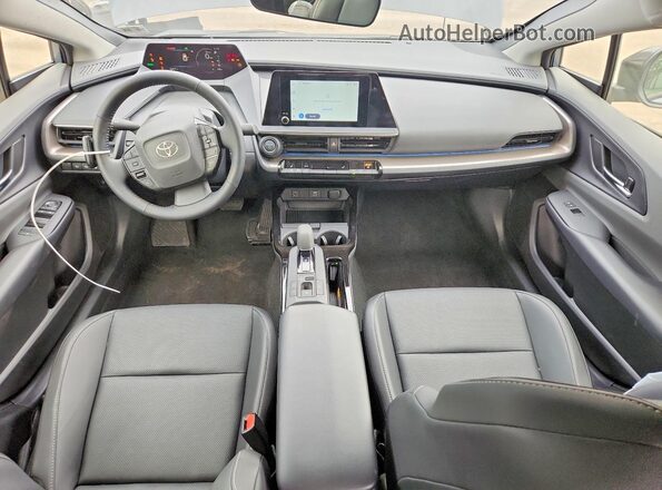 JTDACAAU7T3077003 2026 TOYOTA PRIUS Gray Vista del salpicadero