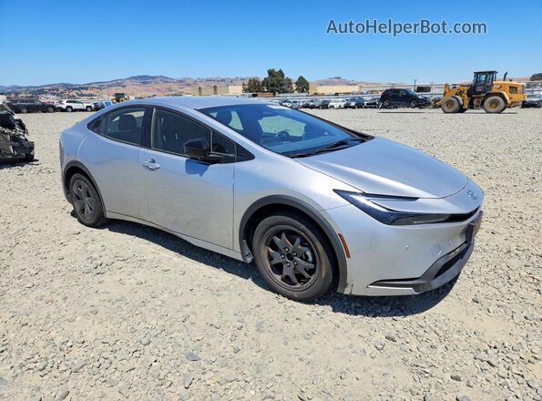 JTDACAAUXR3016513 2024 TOYOTA PRIUS Silver Delantero derecho