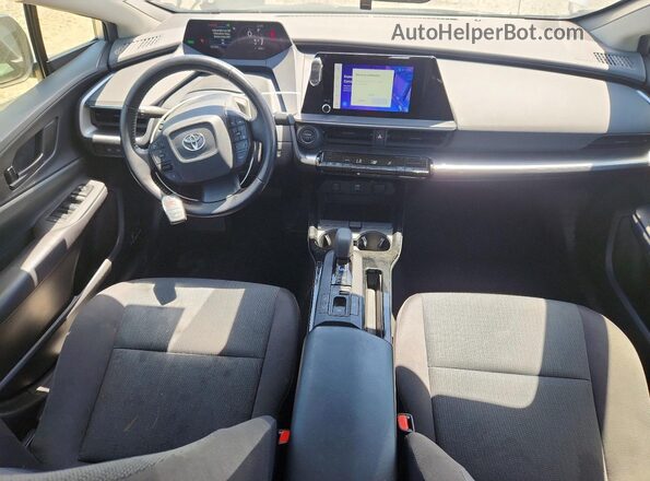 JTDACAAUXR3016513 2024 TOYOTA PRIUS Silver Vista del salpicadero