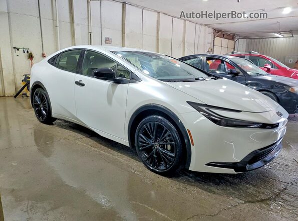 JTDACAAUXS3051915 2025 TOYOTA PRIUS White Առջևի աջ
