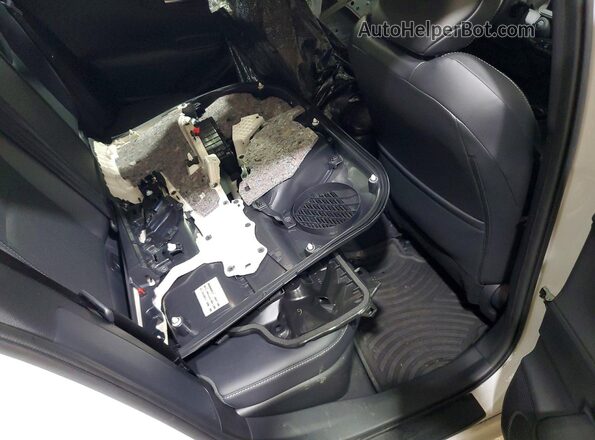 JTDACAAUXS3051915 2025 TOYOTA PRIUS White VIN կոդի պիտակի տեսք