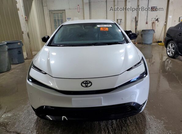 JTDACAAUXS3051915 2025 TOYOTA PRIUS White Դիմացի տեսք