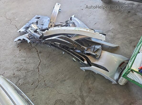 JTDACACU0R3037013 2024 TOYOTA PRIUS Silver Vista del compartimento del motor
