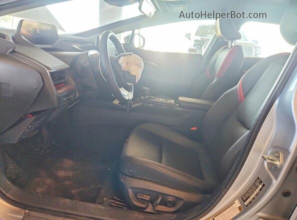 JTDACACU0R3037013 2024 TOYOTA PRIUS Silver Vista interior delantera