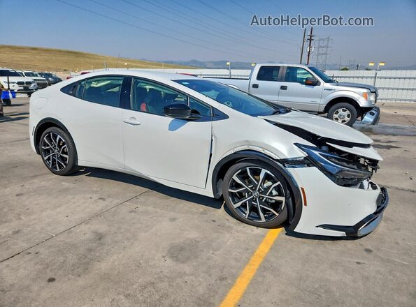 JTDACACU2S3046155 2025 TOYOTA PRIUS White Front right
