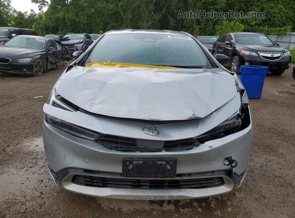 JTDACACU6P3010704 2023 TOYOTA PRIUS Silver Front view