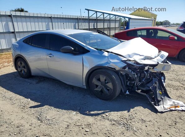 JTDACACU7S3052808 2025 TOYOTA PRIUS Silver Przód prawy