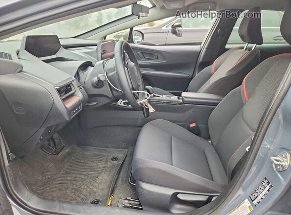 JTDACACUXR3023930 2024 TOYOTA PRIUS Gray Widok wnętrza z przodu
