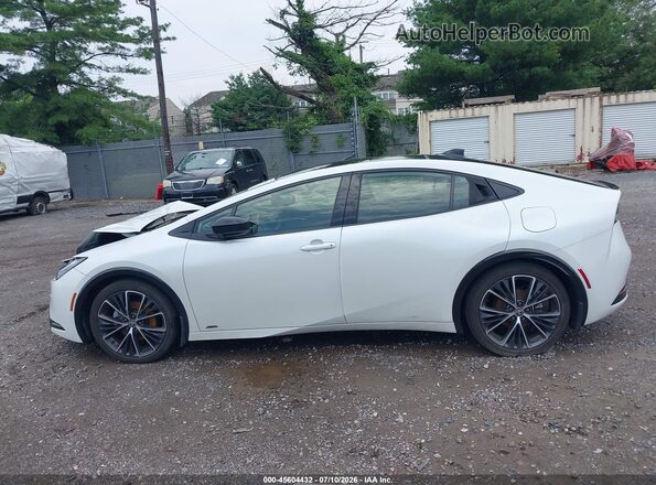 JTDADABU9R3020404 2024 TOYOTA PRIUS White Սալոնի 360 աստիճան տեսք