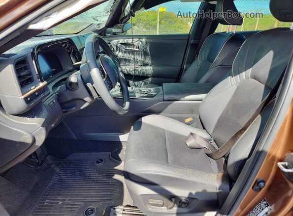 JTDAFAAF3P3000188 2023 TOYOTA CROWN Two Tone Front interior view