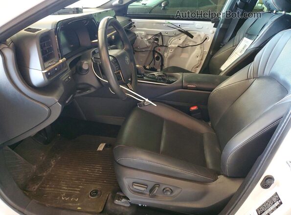 JTDAFAAF3R3009637 2024 TOYOTA CROWN White Սալոնի դիմացի տեսք