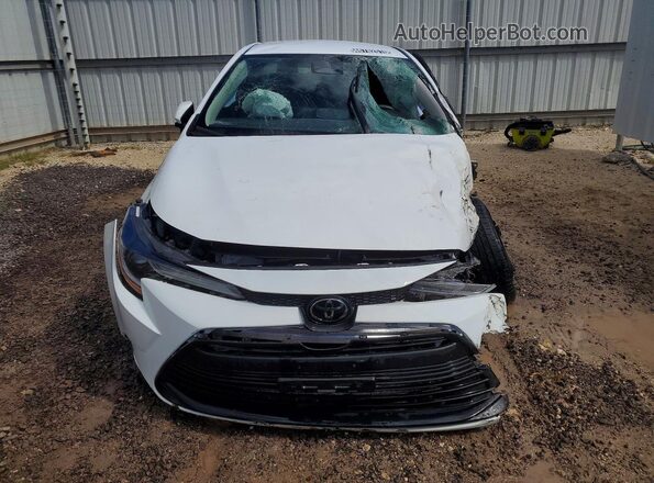 JTDB4MEE8RJ014440 2024 TOYOTA COROLLA White Вид спереду