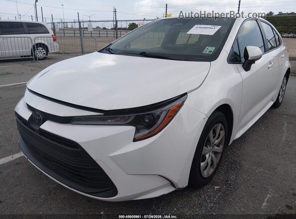 JTDB4MEE9PJ004688 2023 TOYOTA COROLLA White Դիմացի տեսք