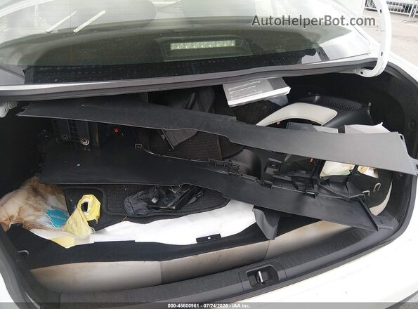 JTDB4MEE9PJ004688 2023 TOYOTA COROLLA White Սարքավորումների վահանակի տեսք