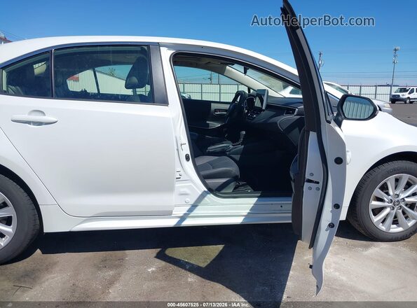 JTDBCMFE0S3105780 2025 TOYOTA COROLLA White Front interior view