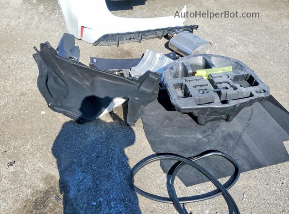 JTDBCMFE0T3127585 2026 TOYOTA COROLLA White Engine compartment view