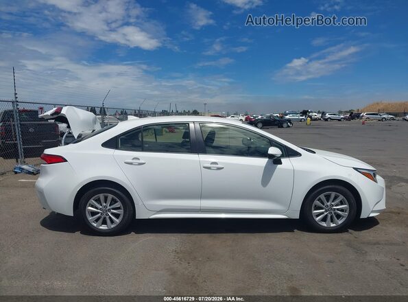 JTDBCMFE1PJ012527 2023 TOYOTA COROLLA White 360 interior view