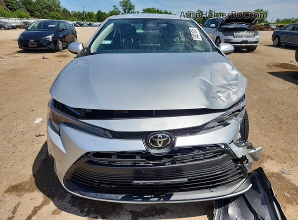 JTDBCMFE2T3144887 2026 TOYOTA COROLLA Серебряный Вид спереди