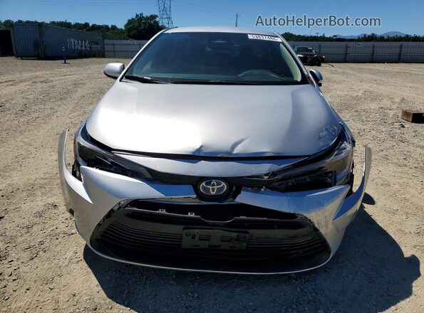 JTDBCMFE3R3060117 2024 TOYOTA COROLLA Silver Widok z przodu
