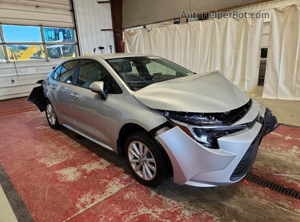 JTDBCMFE4T3122891 2026 TOYOTA COROLLA Silver Delantero derecho