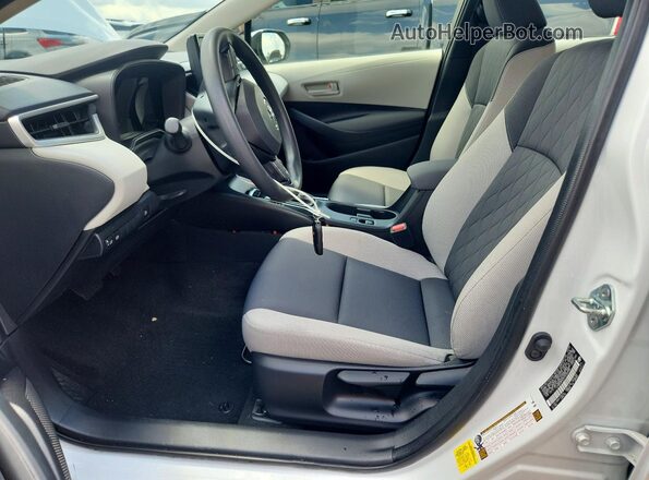 JTDBCMFE4T3122938 2026 TOYOTA COROLLA White Front interior view