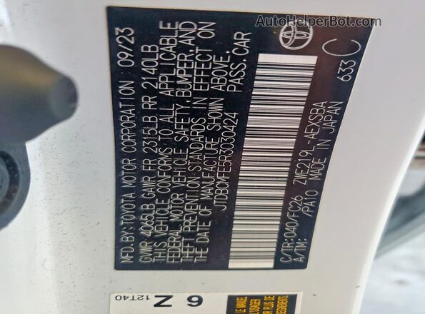 JTDBCMFE5R3030424 2024 TOYOTA COROLLA White Vista de la etiqueta del VIN
