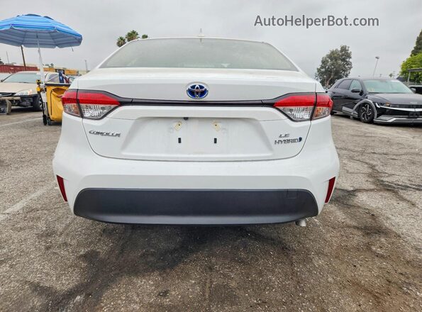 JTDBCMFE5R3053055 2024 TOYOTA COROLLA White Հետևի տեսք
