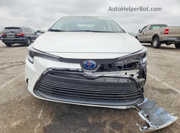 JTDBCMFE5R3053055 2024 TOYOTA COROLLA White Դիմացի տեսք