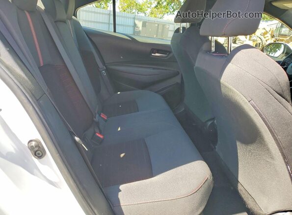 JTDBCMFE8R3066883 2024 TOYOTA COROLLA Белый Вид задних сидений