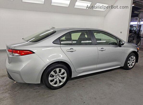 JTDBCMFE8T3126233 2026 TOYOTA COROLLA Серебряный Задняя правая четверть
