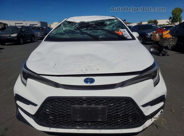 JTDBCMFE9R3049851 2024 TOYOTA COROLLA White Widok z przodu