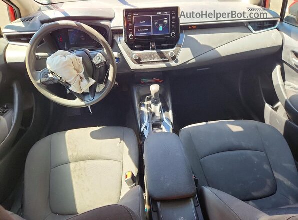 JTDEAMDE2MJ000582 2021 TOYOTA COROLLA Красный Вид панели приборов