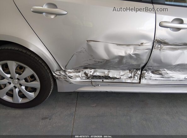 JTDEPMAE8NJ225965 2022 TOYOTA COROLLA Silver წინა ხედი