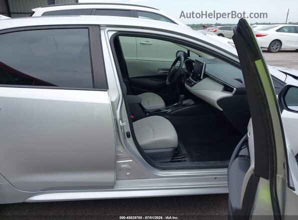 JTDEPRAE8LJ058713 2020 TOYOTA COROLLA Silver Front interior view