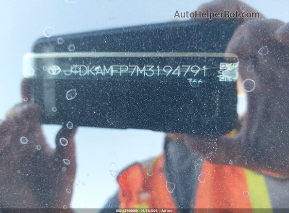 JTDKAMFP7M3194791 2021 TOYOTA PRIUS PRIME Серебряный Вид подкапотного пространства