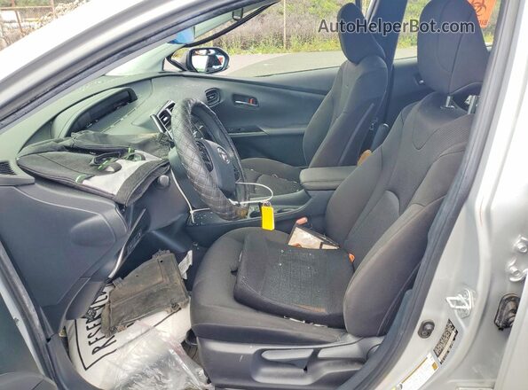 JTDKAMFU1M3151411 2021 TOYOTA PRIUS Серебряный Вид салона спереди
