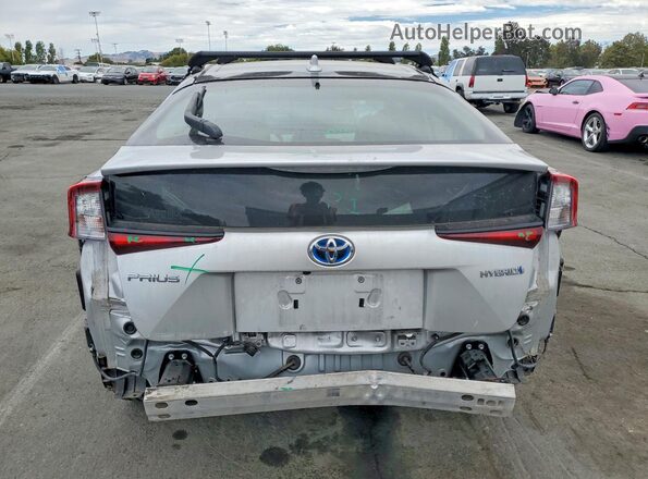 JTDKAMFU8M3143810 2021 TOYOTA PRIUS Серебряный Вид сзади