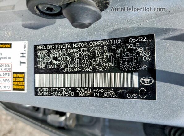 JTDKAMFU9N3179071 2022 TOYOTA PRIUS Silver Widok komory silnika