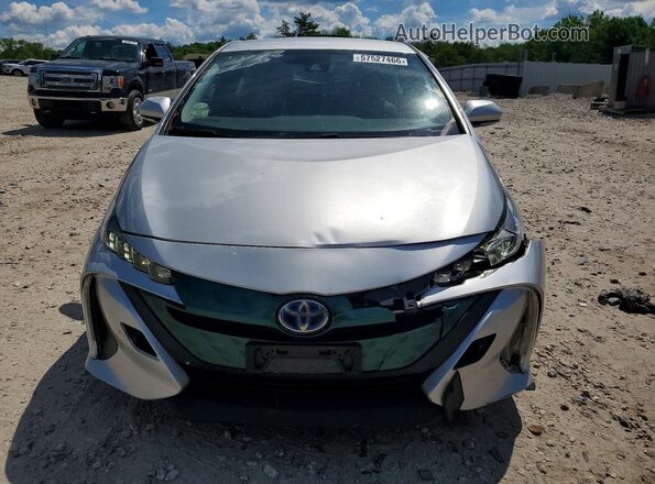 JTDKARFP1H3002638 2017 TOYOTA PRIUS Серебряный Вид спереди