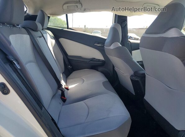 JTDKARFP2L3132792 2020 TOYOTA PRIUS White Вид задніх сидінь