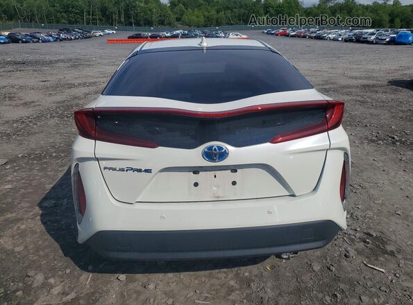 JTDKARFP3H3005511 2017 TOYOTA PRIUS White Rear view
