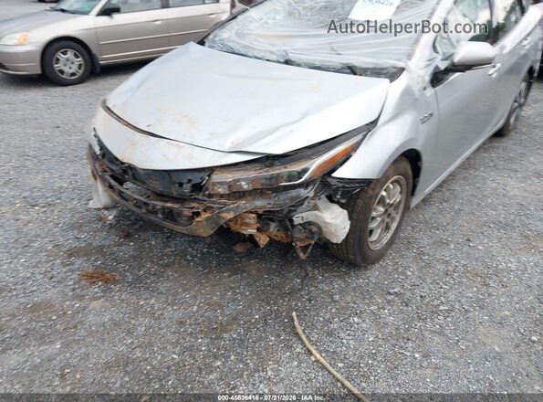 JTDKARFP3H3049993 2017 TOYOTA PRIUS PRIME Серебряный Вид спереди
