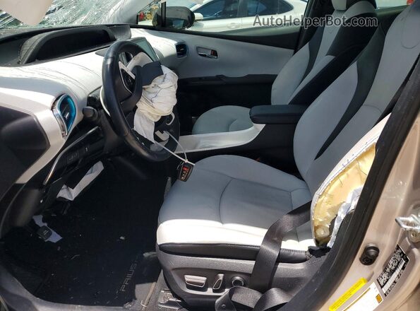 JTDKARFP3J3073670 2018 TOYOTA PRIUS Серебряный Вид салона спереди