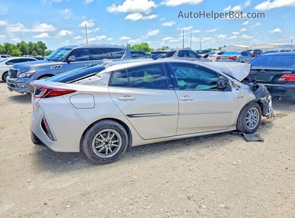 JTDKARFP3J3073670 2018 TOYOTA PRIUS Серебряный Задняя правая четверть