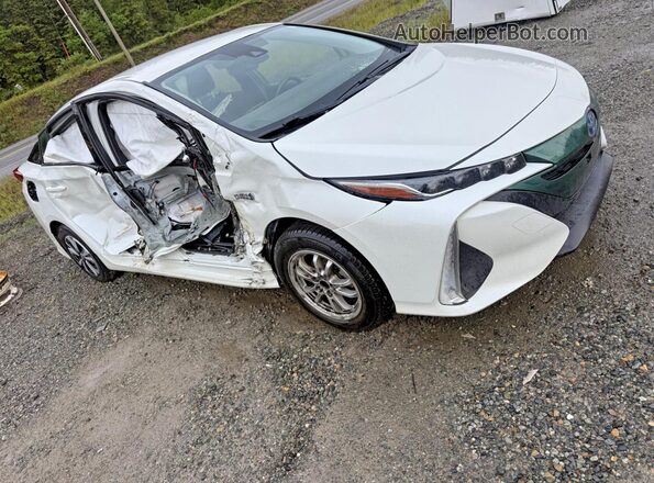 JTDKARFP3J3083776 2018 TOYOTA PRIUS White Front right