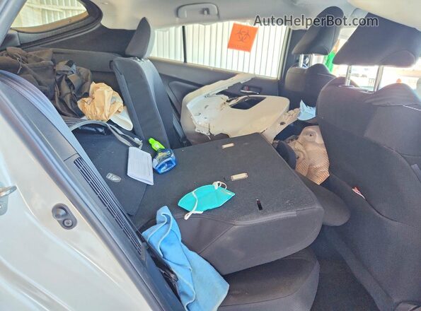 JTDKARFP3L3140836 2020 TOYOTA PRIUS White Vista de los asientos traseros
