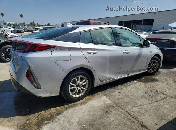 JTDKARFP4J3104358 2018 TOYOTA PRIUS Silver 