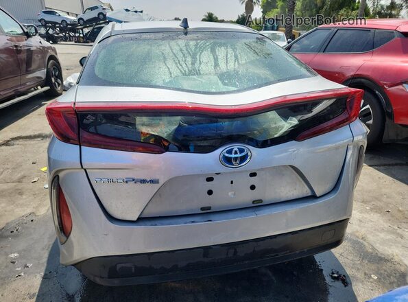 JTDKARFP4J3104358 2018 TOYOTA PRIUS Silver 